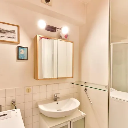 Nice T2 In The 19th Arrondissement Of Apartment *