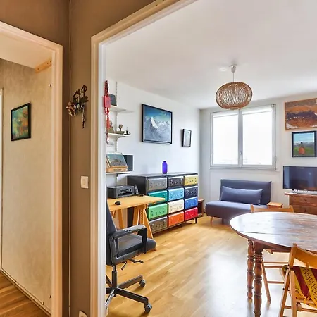 Apartment Nice T2 In The 19th Arrondissement Of