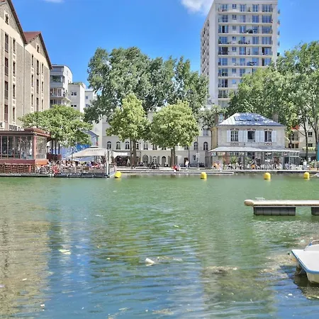 Nice T2 In The 19th Arrondissement Of Appartamento Parigi